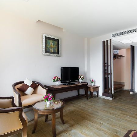 Aiyara Palace Pattaya Εξωτερικό φωτογραφία Deluxe Room