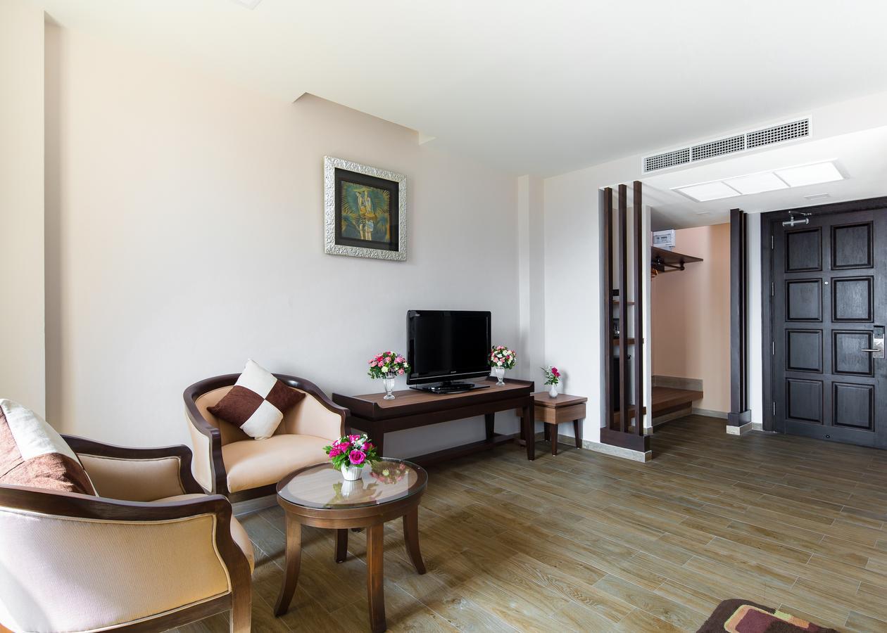 Aiyara Palace Pattaya Εξωτερικό φωτογραφία Deluxe Room